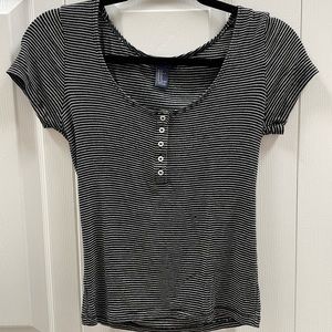 Women’s Forever 21 shirt
